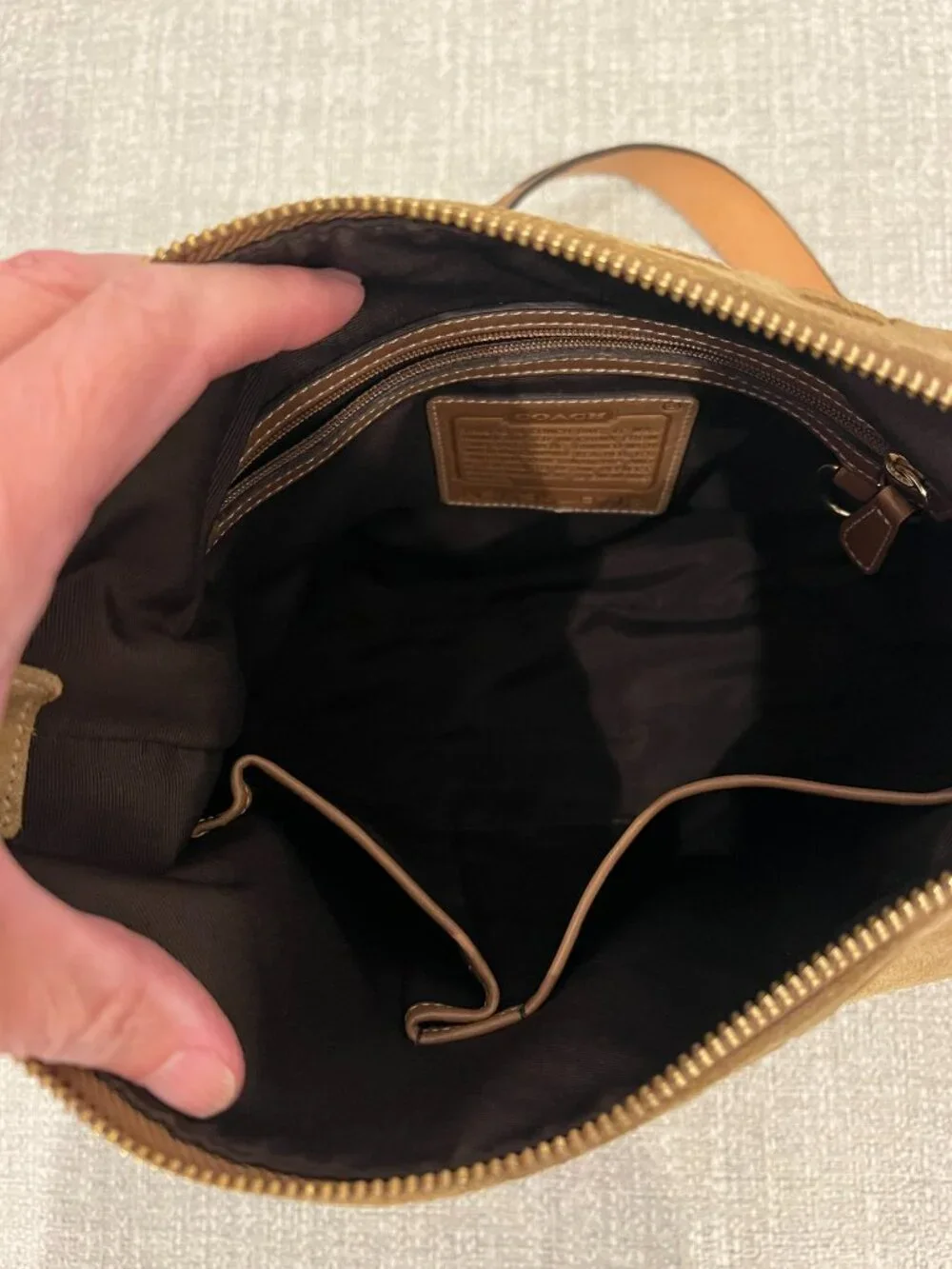 Vintage COACH Suede Leather Tan Messenger Shoulder Bag